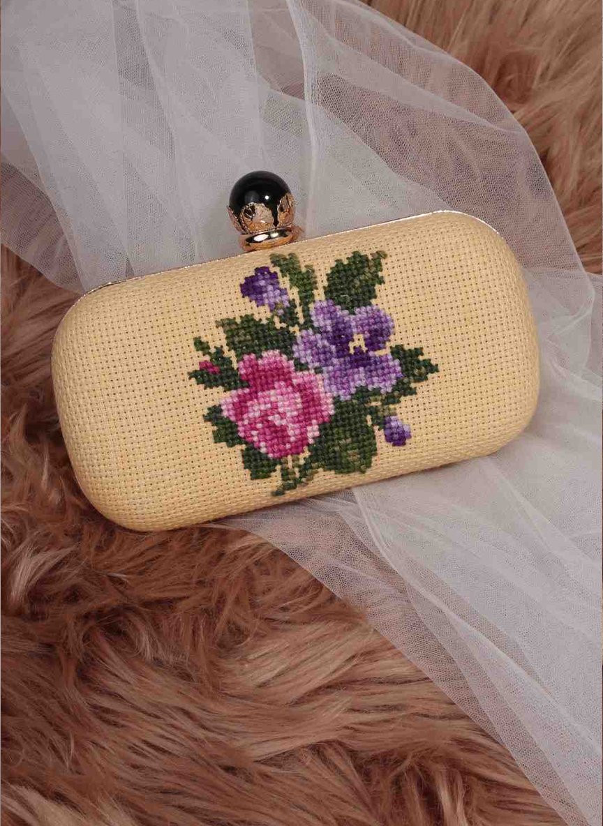 Vintage-Inspired Cross-Stitch Rose and Daisy Clutch