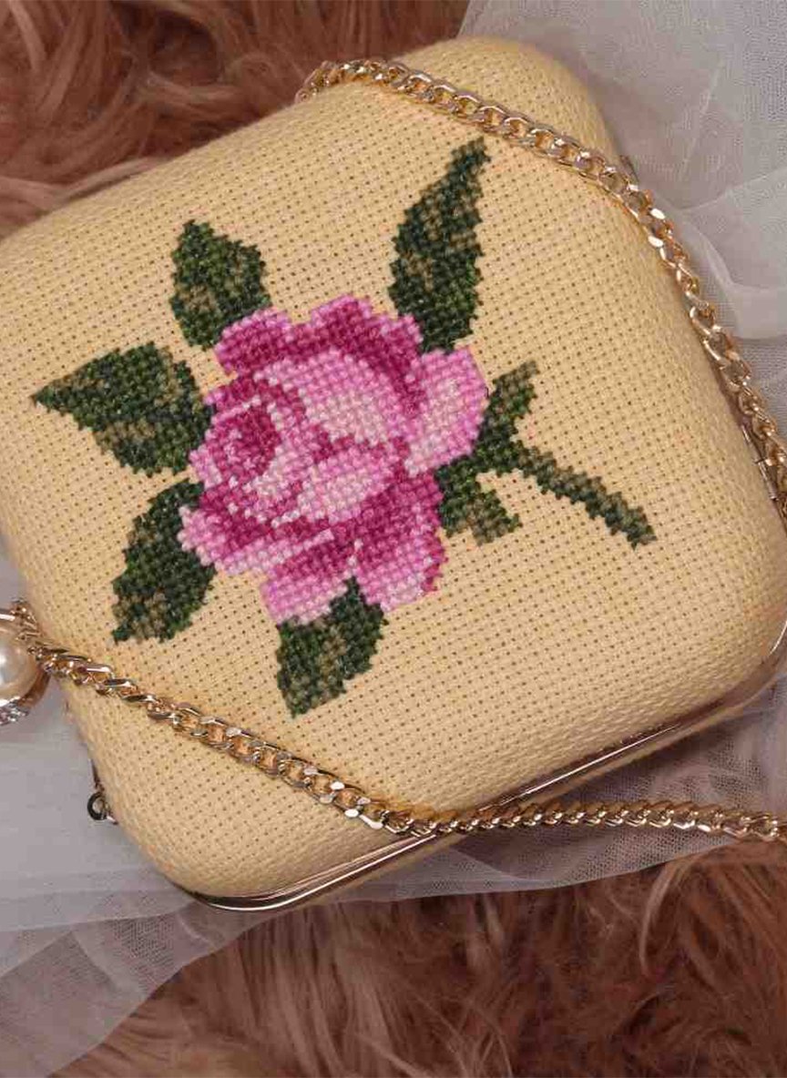 Square shape clutches